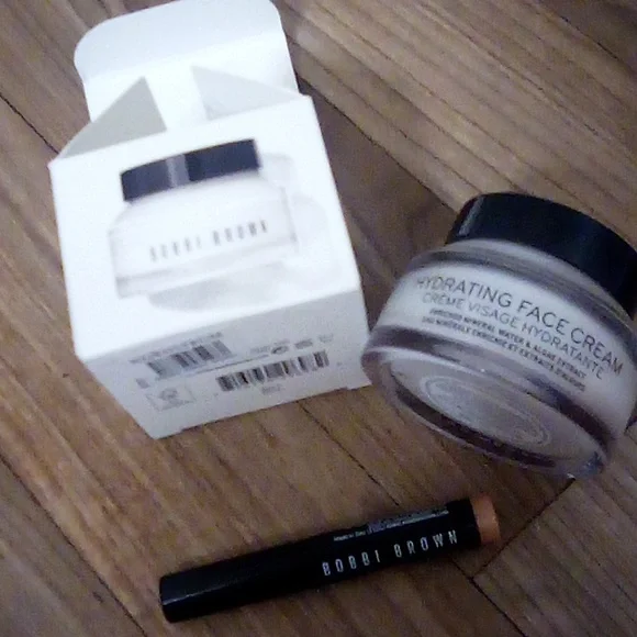 Bobbi Brown hydrating face cream with bonus boii eye shadow stick new